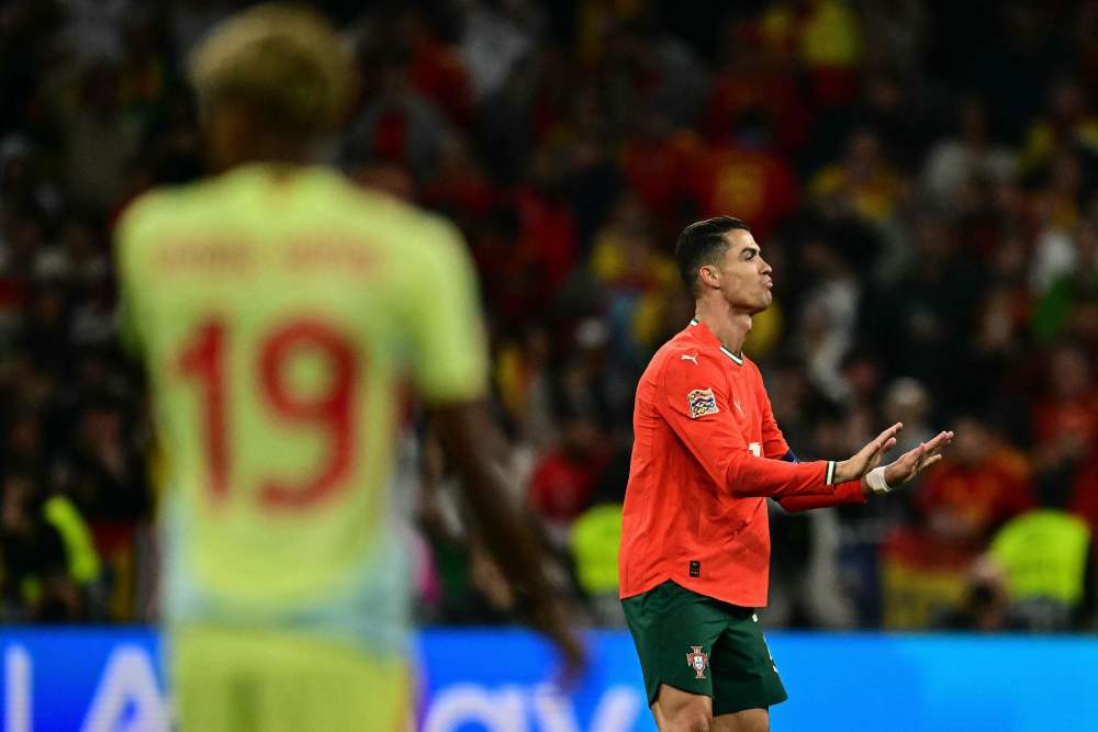 葡萄牙女足获得比利时队大胜，掌声雷动