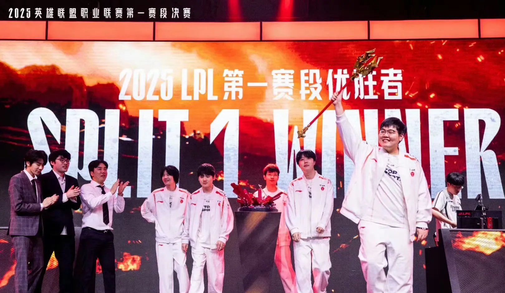 HLE鏖战V5，369打出惊人五杀顶尖较量半决赛，强势挺进下一轮