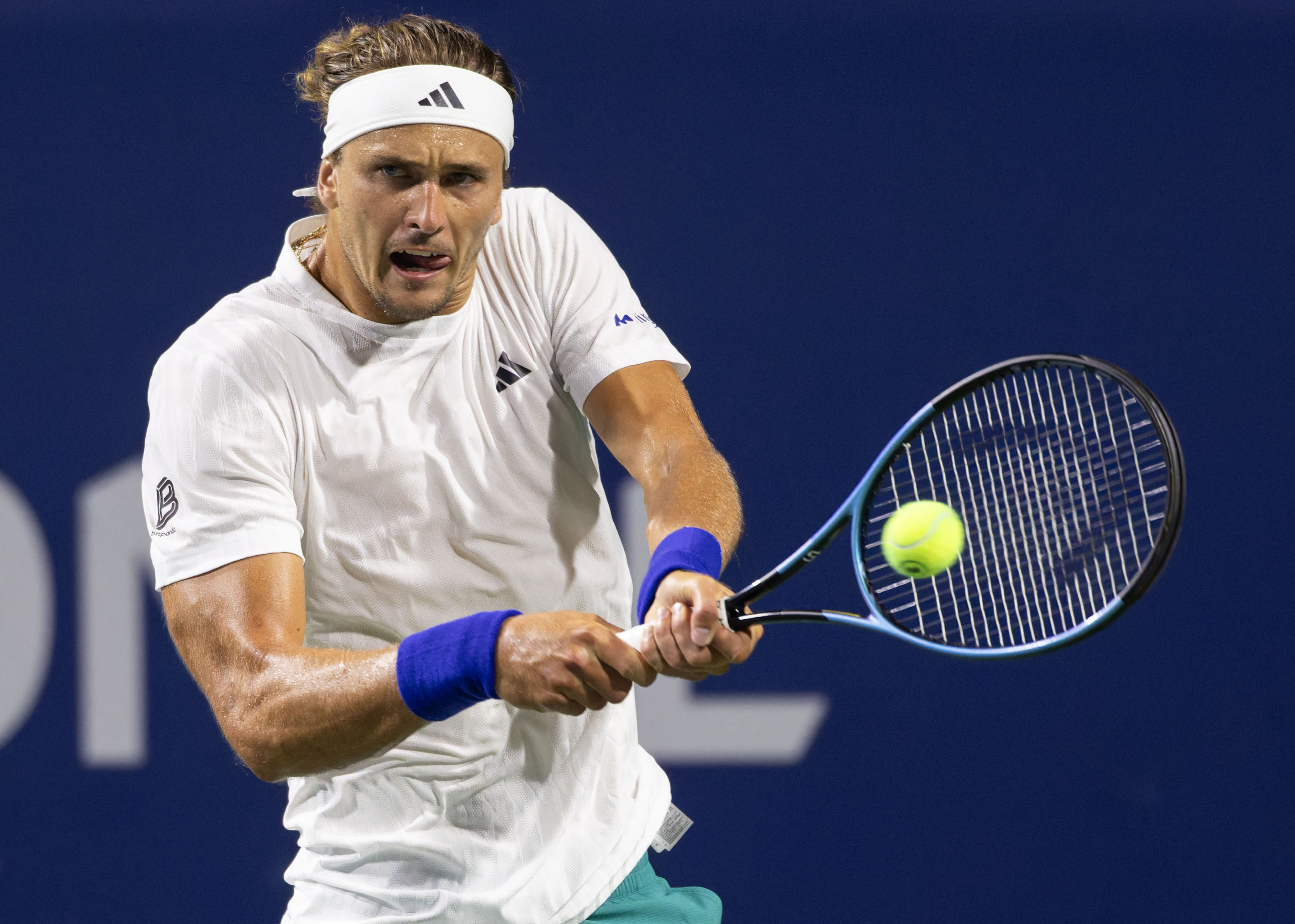 关于意大利网球队翻盘英国网球队，兹维列夫打破历史纪录的信息