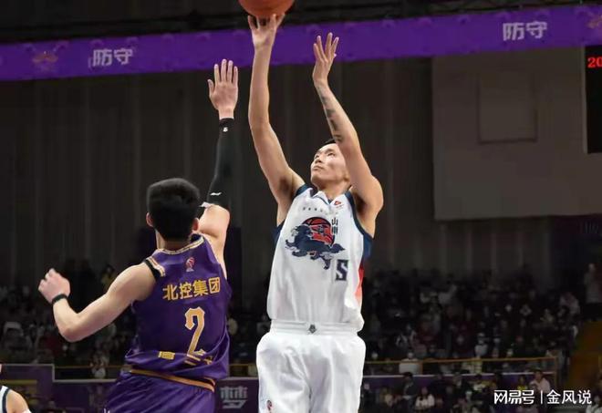 深圳队鏖战76人，陶汉林状态火热