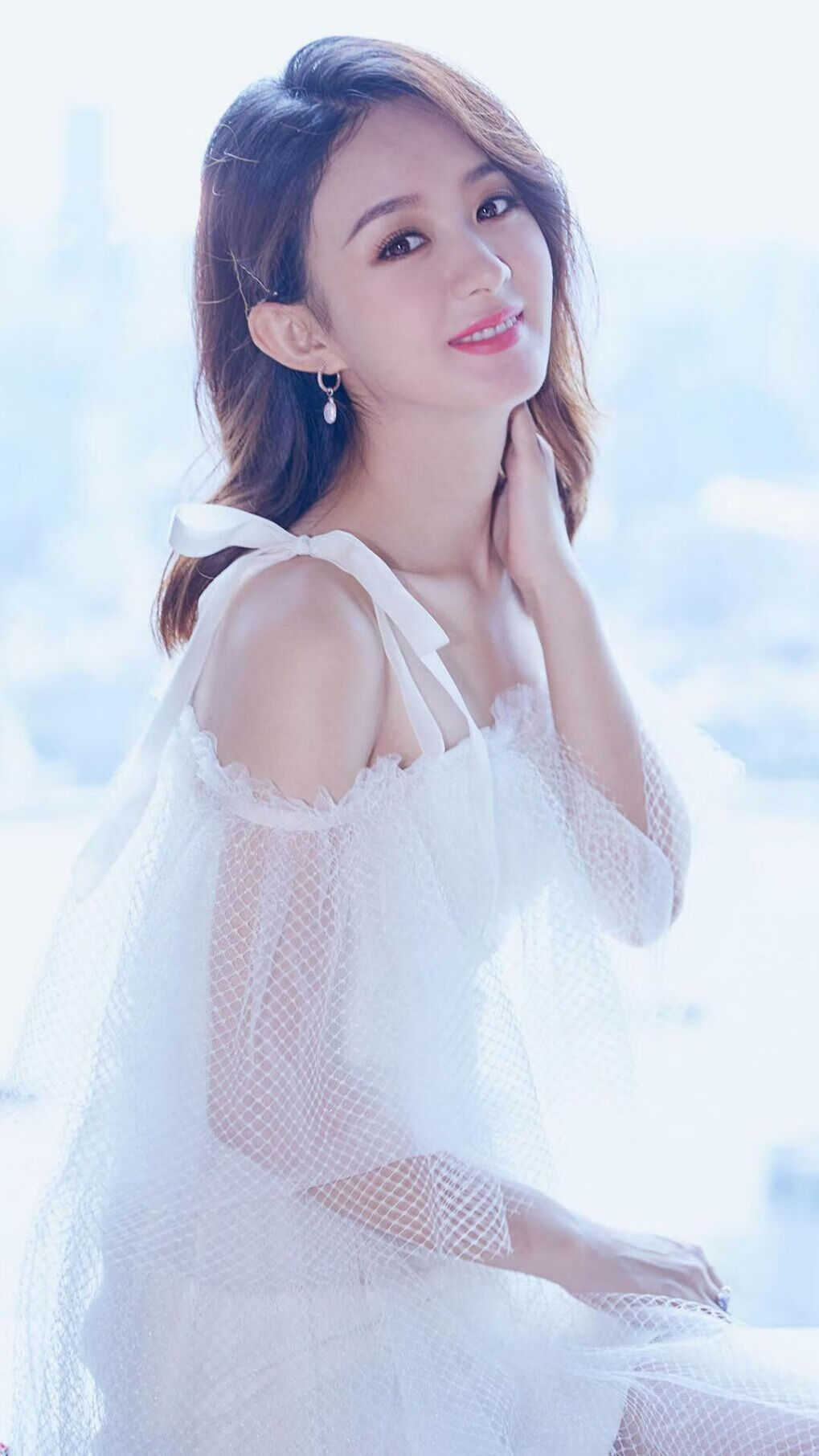 跨联盟史诗对决！尼克斯加时苦战险胜广东队，NBA与CBA的巅峰碰撞引爆全球